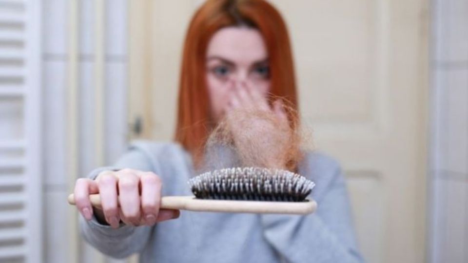 Si la caída del cabello dice presente en el peine es un problema al que prestar atención.