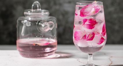 Cómo preparar agua de rosas de manera casera y en simples pasos