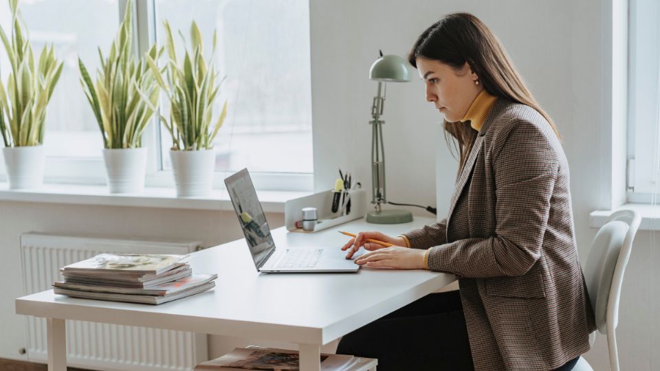 Cómo utilizar ChatGPT para prepararte antes de tu entrevista laboral.