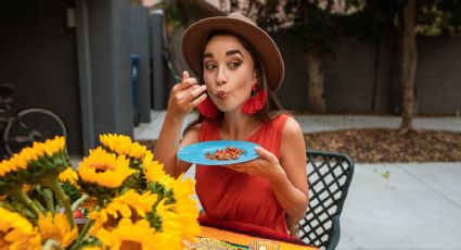 ¿Por qué hay que quitarse la gorra para comer?