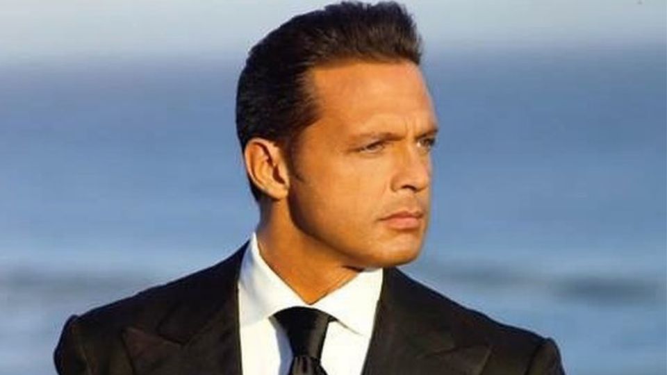 Luis Miguel luce irreconocible.