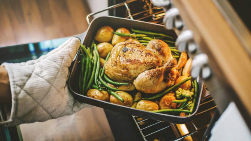 ¿Cuánto tiempo podremos tener la comida recalentada en el refrigerador?