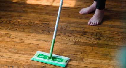 Una pizca de este ingrediente y dile adiós a las marcas de agua en tu madera