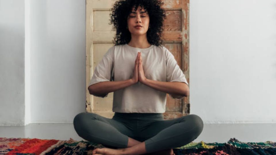 La meditación es clave para la desintoxicación de la mente en primavera.