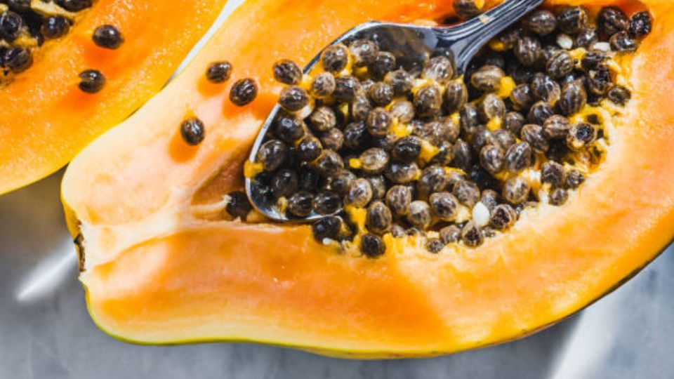 ¿Por qué debemos consumir semillas de papaya?