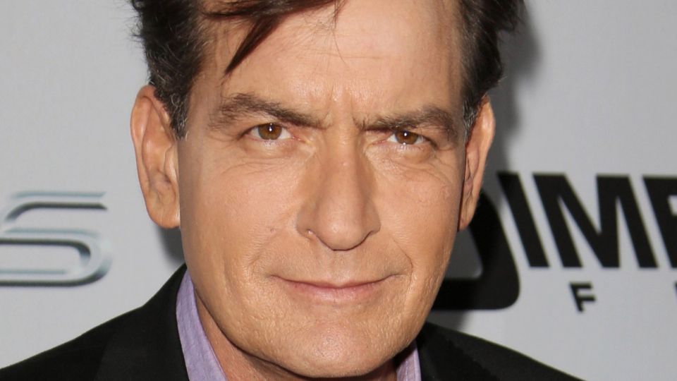 Así luce hoy Charlie Sheen después de desaparecer del mundo mediático