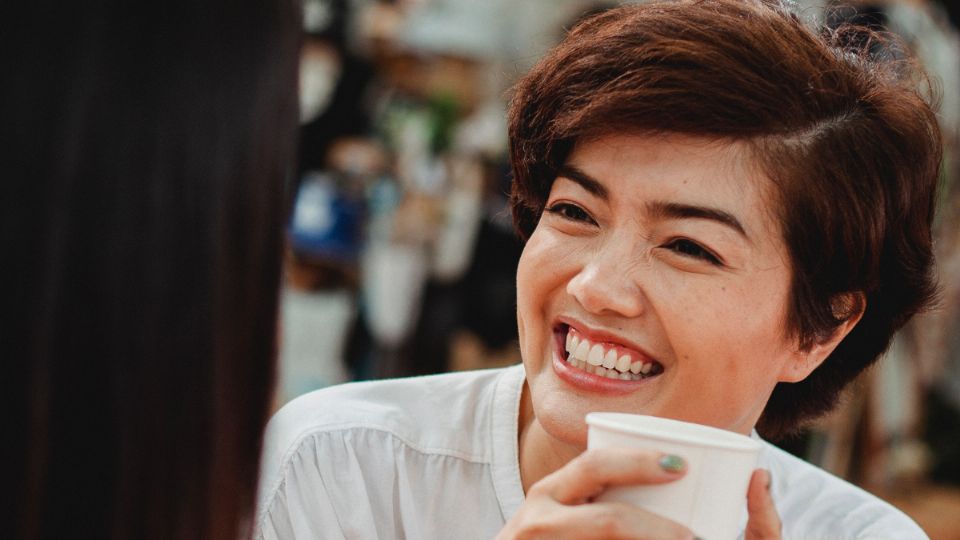 Tener una sonrisa sin sarro es parte importante de la salud bucal.