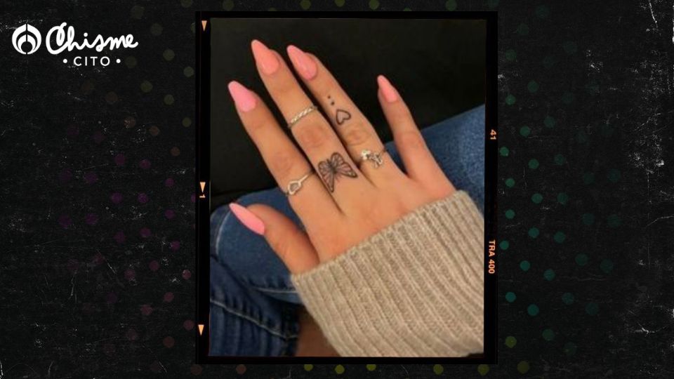 Los tatuajes en la mano son muy elegantes.