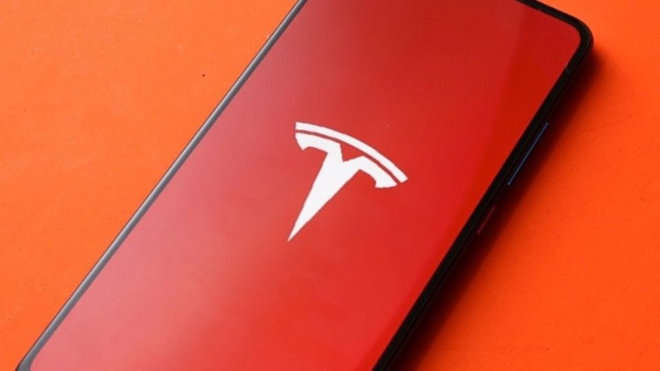 El nuevo iPhone permite controlar varias funciones de los autos Tesla