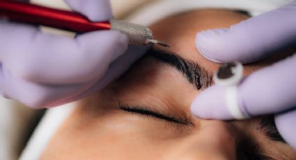 Despídete del microblading: la mejor técnica para embellecer tus cejas a los 50 años