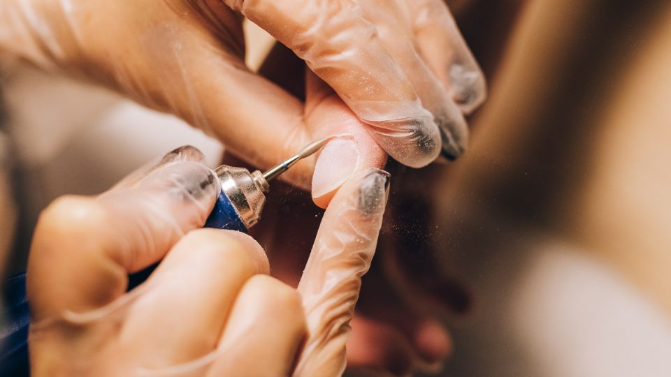 Las nuevas tendencias en manicure implican cada vez más trabajo.