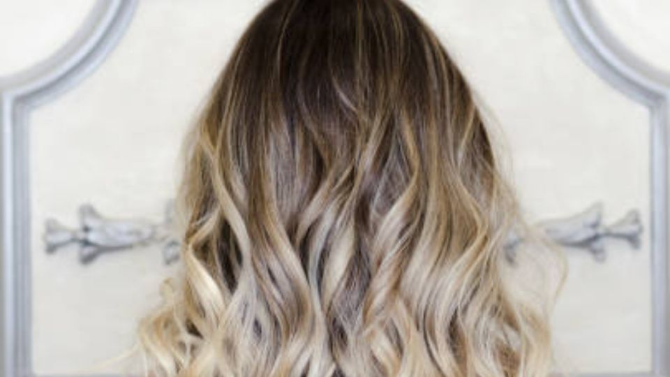 ¿Por qué las mechas balayage podrían arruinar tu pelo?