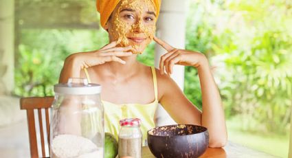 Despídete de las arrugas con esta mascarilla de huevo, menta y miel