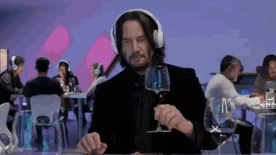 Keanu Reeves se ha vuelto viral por este meme en el que está llorando.