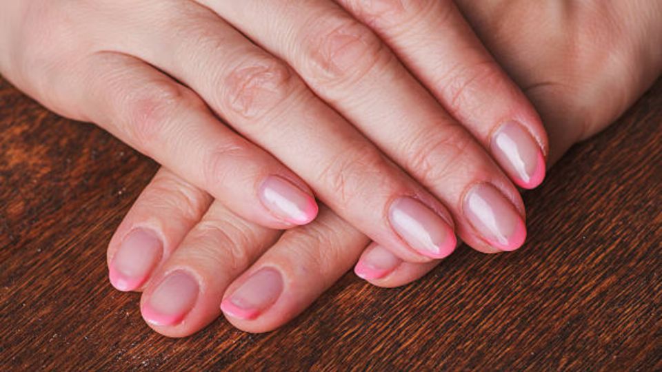 Pink french nails, la manicura francesa que será furor en abril