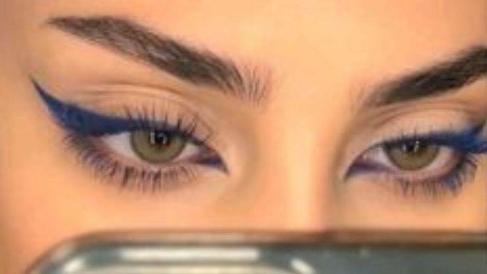 Utilizar maquillaje en los ojos es un momento de creatividad y con él podemos evitar que se note que tenemos párpados caídos.