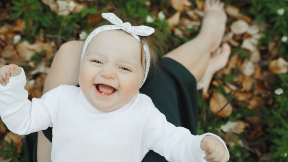 Nombres de niña que significan alegría y felicidad