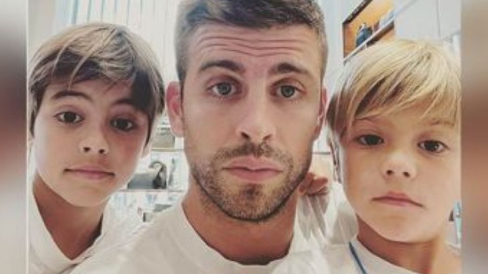 Gerard Piqué y los hijos que tuvo con Shakira, Sasha y Milan.