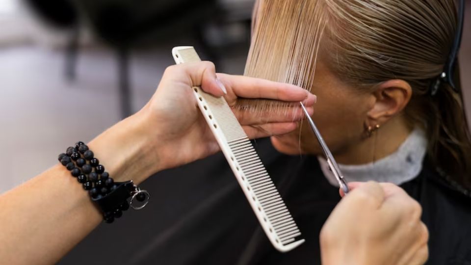 Debes evitar cortarte el cabello este día de la semana