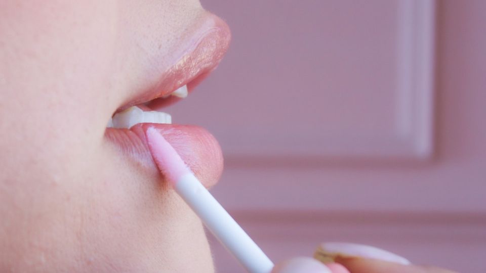 Labios brillantes e hidratados