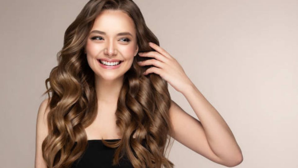 El cabello es fundamental para mantener un estilo propio, sin embargo para mantenerlo saludable y en buen estado, debes brindarle mucho cuidado y tratamientos.