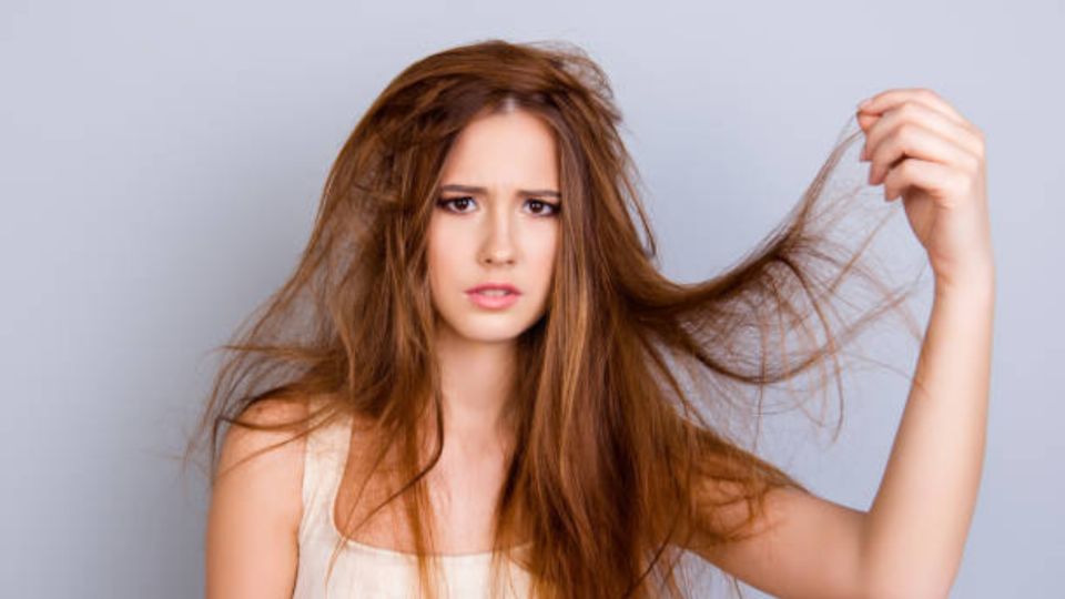 Cuando tenemos el cabello encrespado es claramente por falta de hidratación.