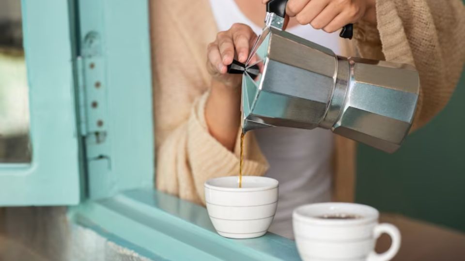 Esto sucederá si pones papel higiénico en tu cafetera italiana