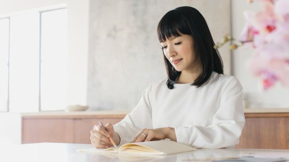 Aprende a organizar tus zapatos al mejor estilo de Marie Kondo