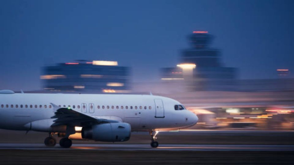 Le prohibieron viajar en la aerolínea por 3 años.