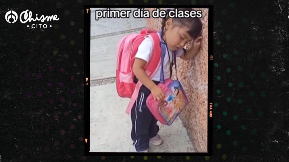 Esta niña se quedó dormida en su primer día de clases.