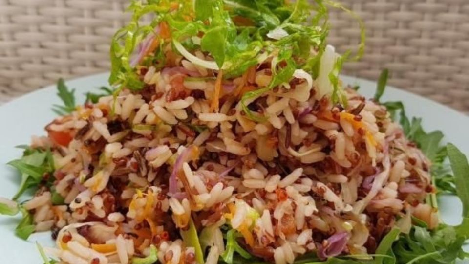 Disfruta de esta increíble ensalada con quinoa.