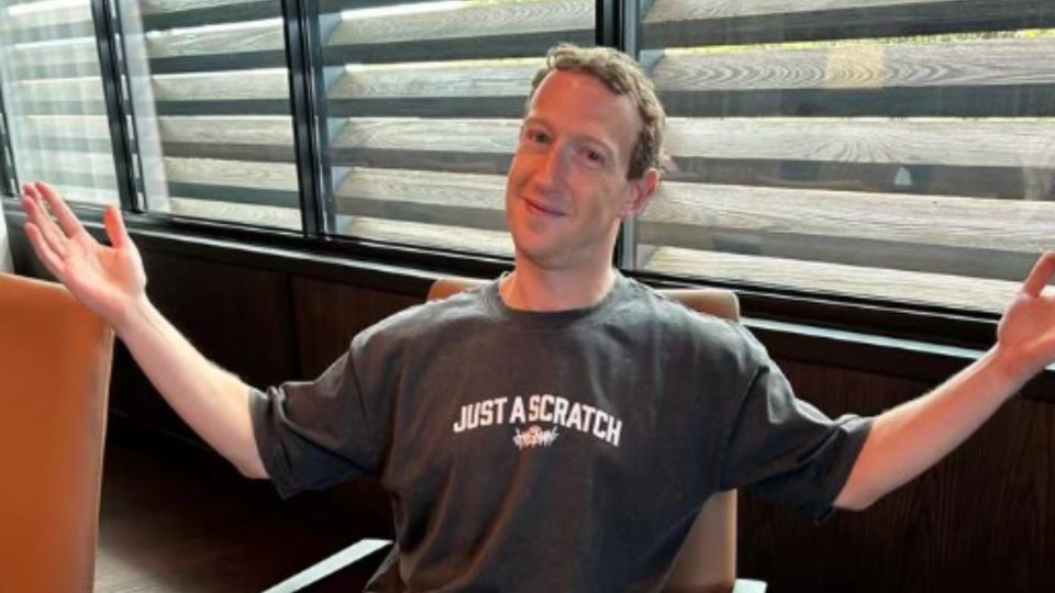 Mark Zuckerberg es una de las figuras que tiene un clon del pasado.