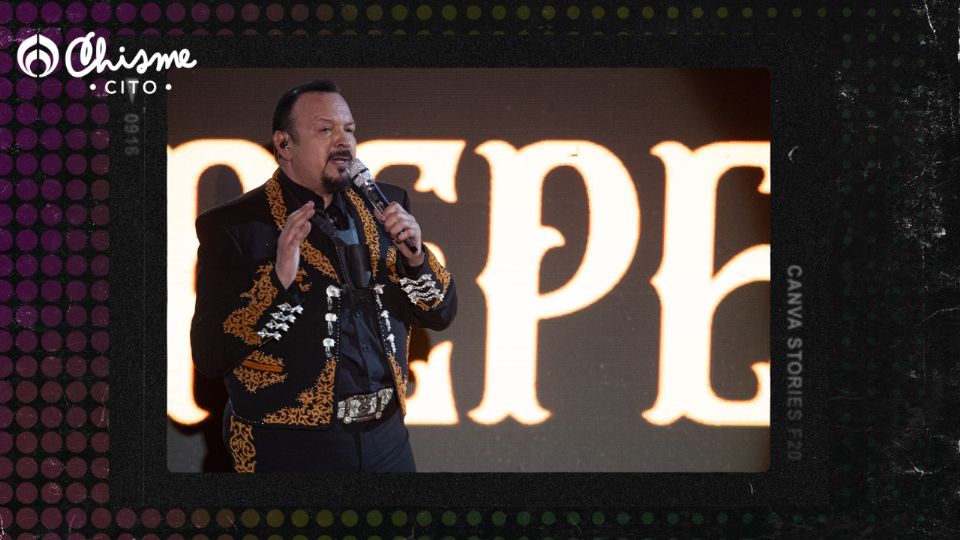 El cantante fue invitado a cantar el Himno Nacional por el aniversario de La Plaza de Toros México