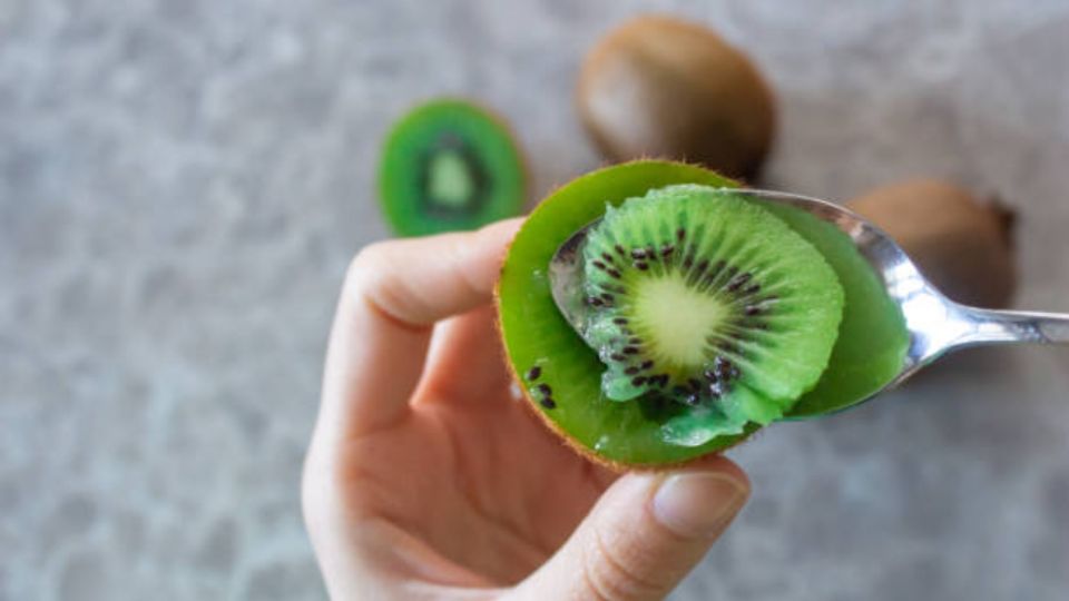 El kiwi es un antioxidante natural