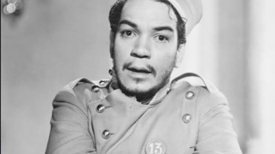 Cantinflas interpretó a un estudiante de derecho.