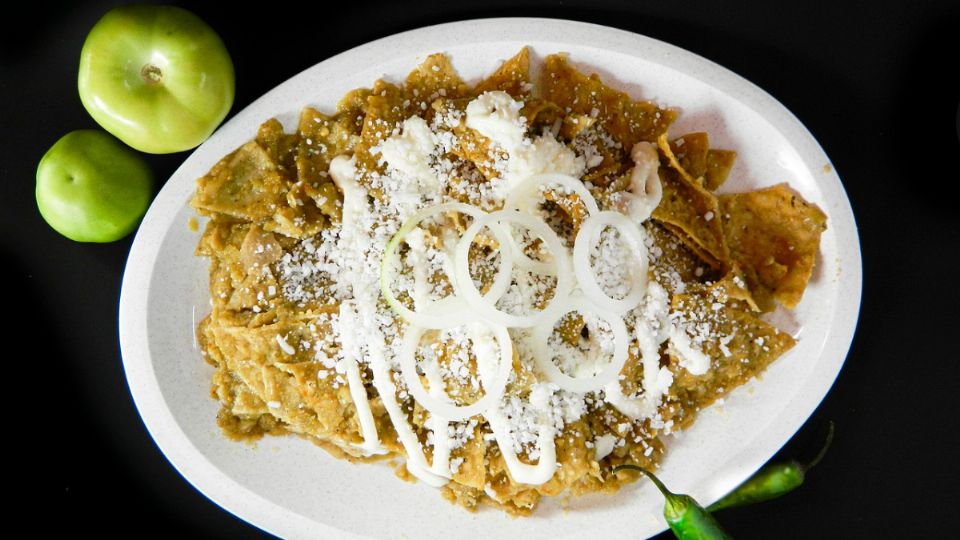 Los chilaquiles son uno de los platillos favoritos de todos los hogares, descubre el motivo de su nombre.