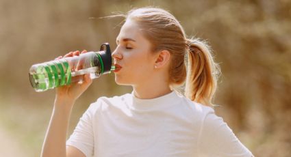 Ola de calor: 5 bebidas que hidratan más que el agua, según científicos