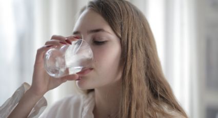 ¿Te despiertas con sed todas las mañanas? Esta es la enfermedad que padeces