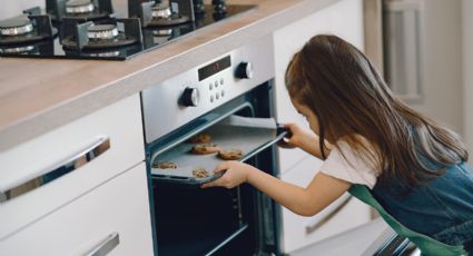 3 cosas que jamás debes guardar dentro del horno de la estufa