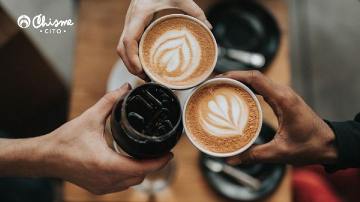 El truco de la cuchara que usan camareros para saber si te sirvieron un rico café