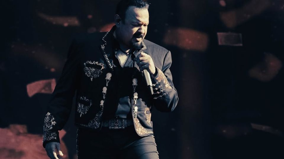 Pepe Aguilar dejó a muchos fans con la boca abierta cuando habló con todo detalle de la historia de amor de sus papás.