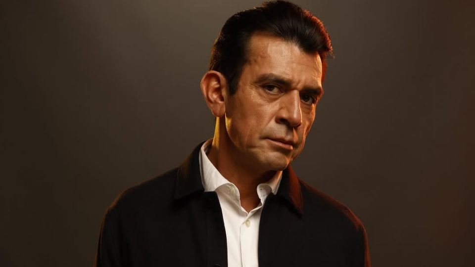 Jorge Salinas aprovechó la oportunidad y mostró todas sus dotes actorales en esta producción del 2003.