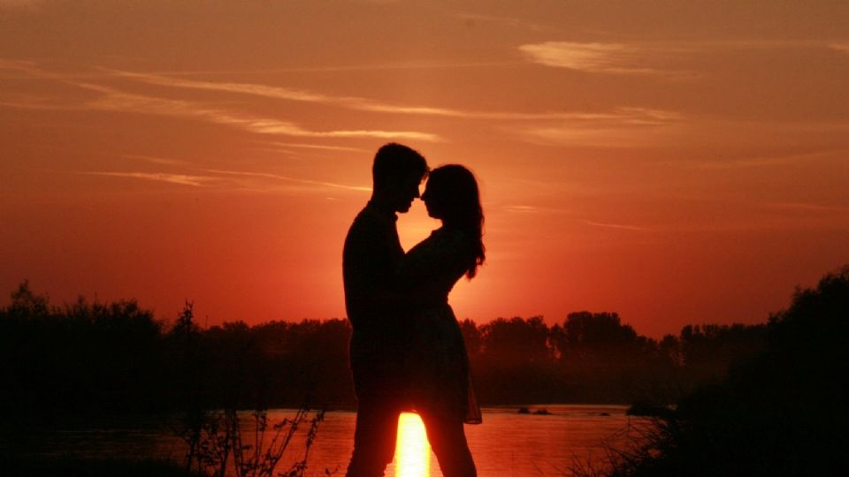 Aunque muchos se ilusionaron con un nuevo romance en el mundo de la farándula, todo apunta a que habrá que esperar un poco.
