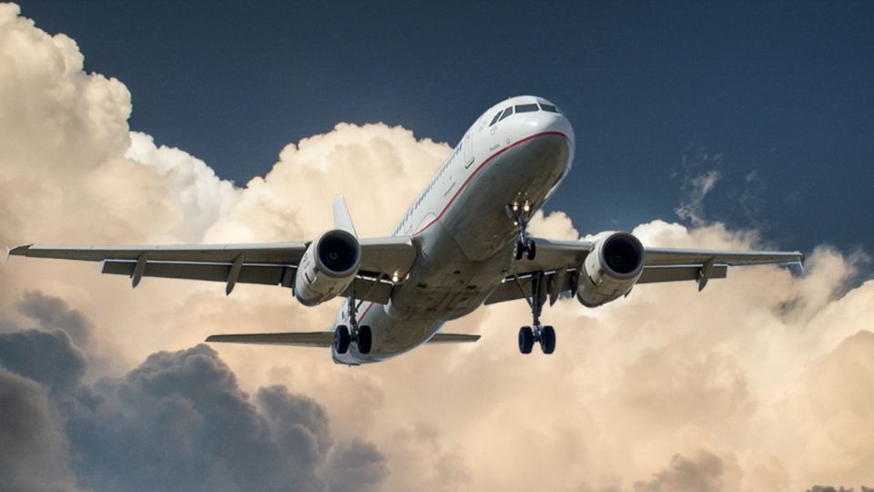 Debes llevar una foto carnet en cada viaje en avión.