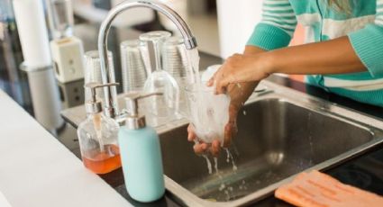 Aprende a lavar tus vasos y quitarle la cal del agua en pocos pasos