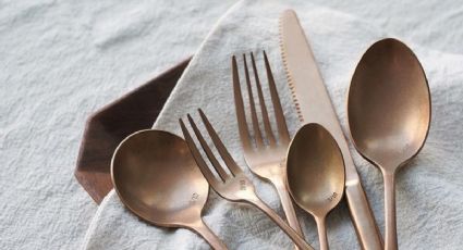 Aprende a reciclar toallas viejas para limpiar tus cubiertos