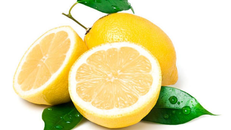 Existe un método muy especial que te permitirá mantener frescos los limones.