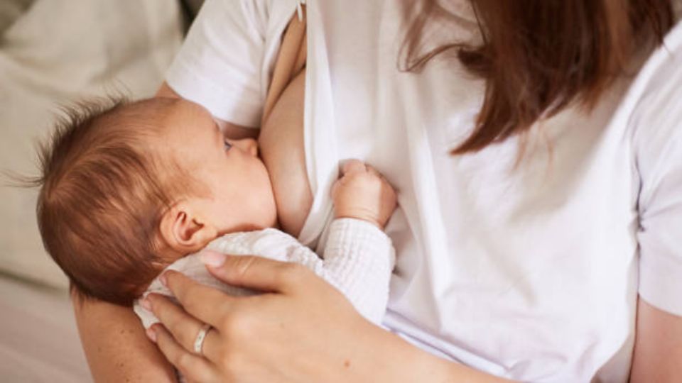 La leche materna es el mejor alimento que tu hijo necesita.