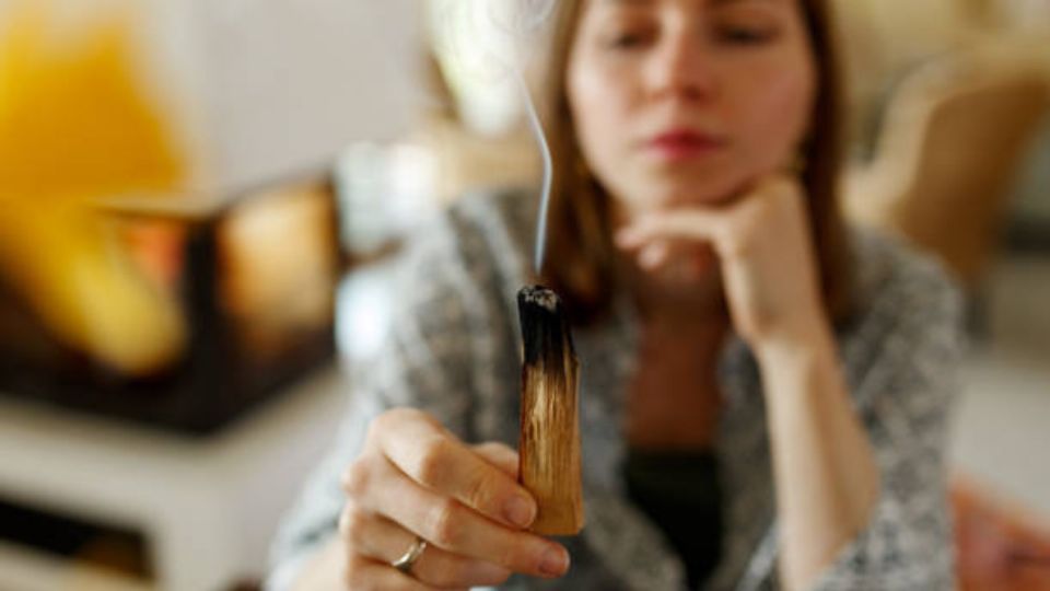 Ritual del palo santo para atraer abundancia