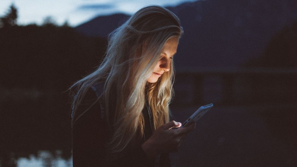 Descubre en esta nota si tienes una adicción al teléfono y cómo enfrentarla.